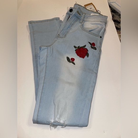 MEN’S slim straight jeans Rose embroidered 28 NWT - Picture 5 of 11